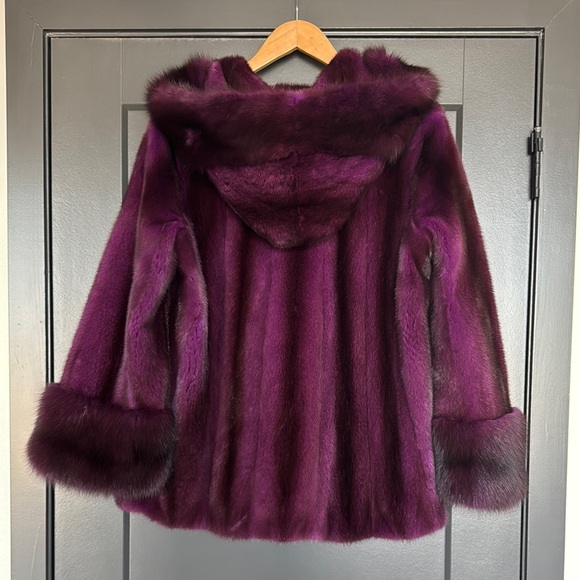 Luxurious Purple Fur Coat - Picture 2 of 9